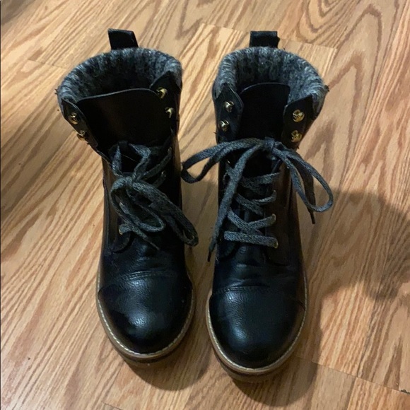 Tommy Hilfiger Shoes - Tommy Hilfiger black ankle boots